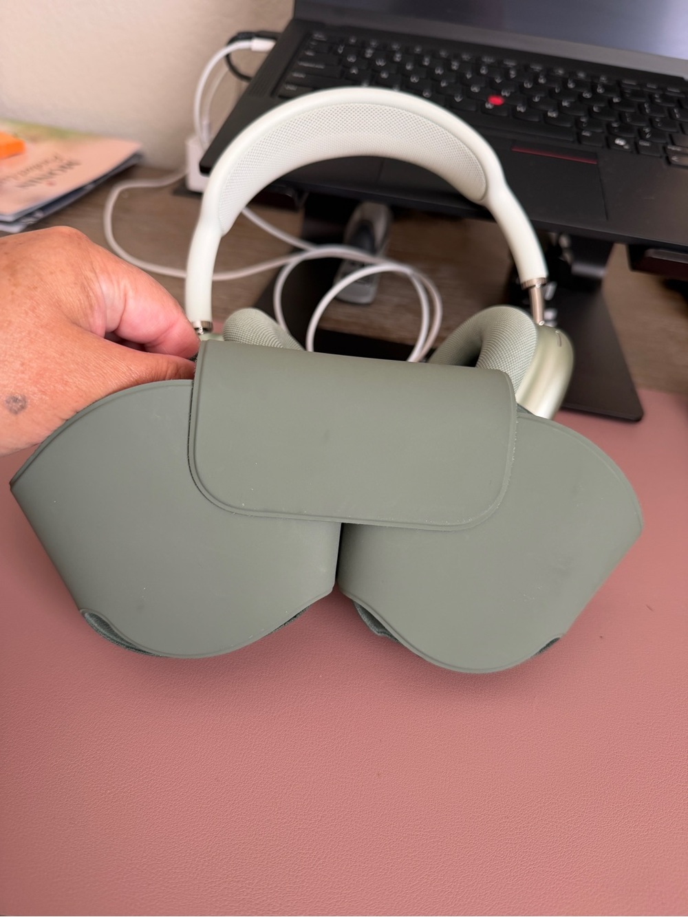 Apple AirPods Max - Picture 9 of 11